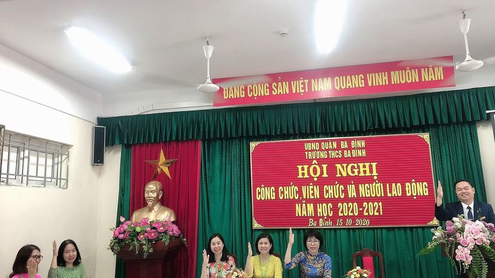 Hội nghị công chức, viên chức và người lao động trường THCS Ba Đình năm học 2020 - 2021