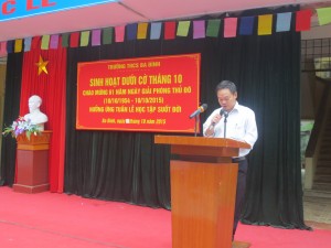 Sinh hoạt dưới cờ - Chào mừng 61 năm ngày giải phóng Thủ đô (10/10/1954 - 10/10/2015)