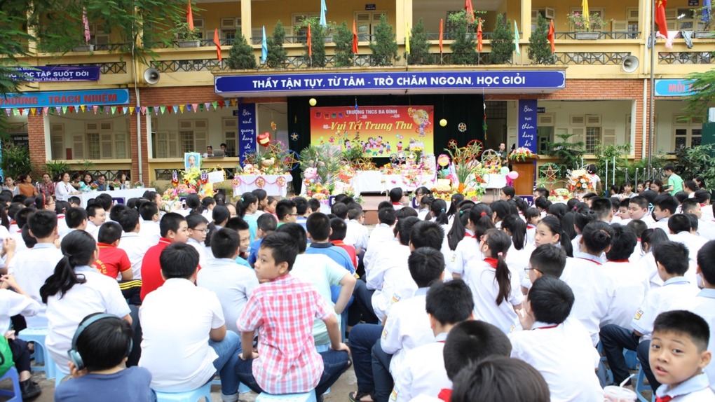 Học sinh trường THCS Ba Đình vui Tết Trung thu 2017