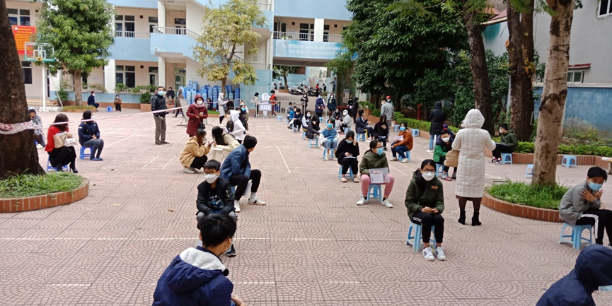 Học sinh khối 7 và khối 8 trường THCS Ba Đình hoàn thành việc tiêm phòng mũi 2 vacxin Covid-19