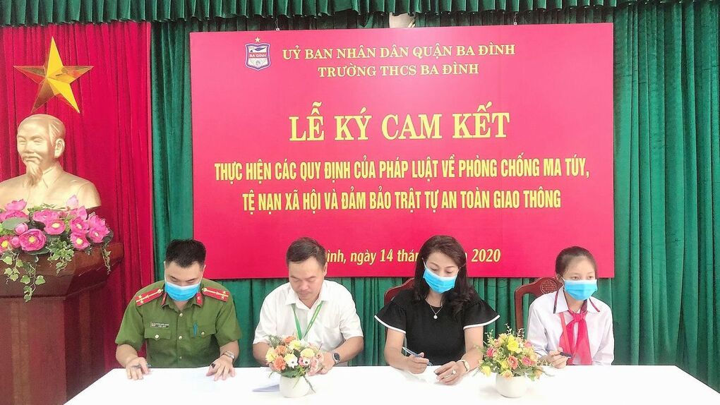 Lễ ký cam kết thực hiện các quy định của pháp luật về phòng chống ma túy, tệ nạn xã hội và đảm bảo trật tự an toàn giao thông