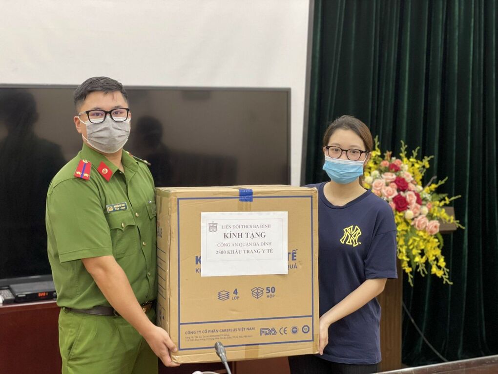 Trường THCS Ba Đình chung tay ủng hộ phòng, chống dịch bệnh Covid-19