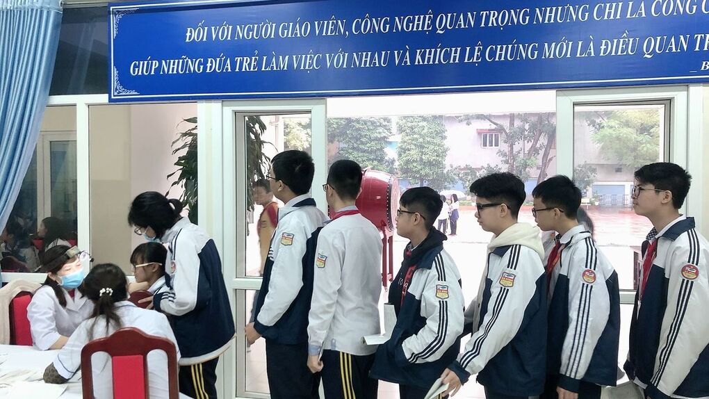 Trường THCS Ba Đình tổ chức khám sức khỏe định kỳ học sinh năm học 2020 - 2021