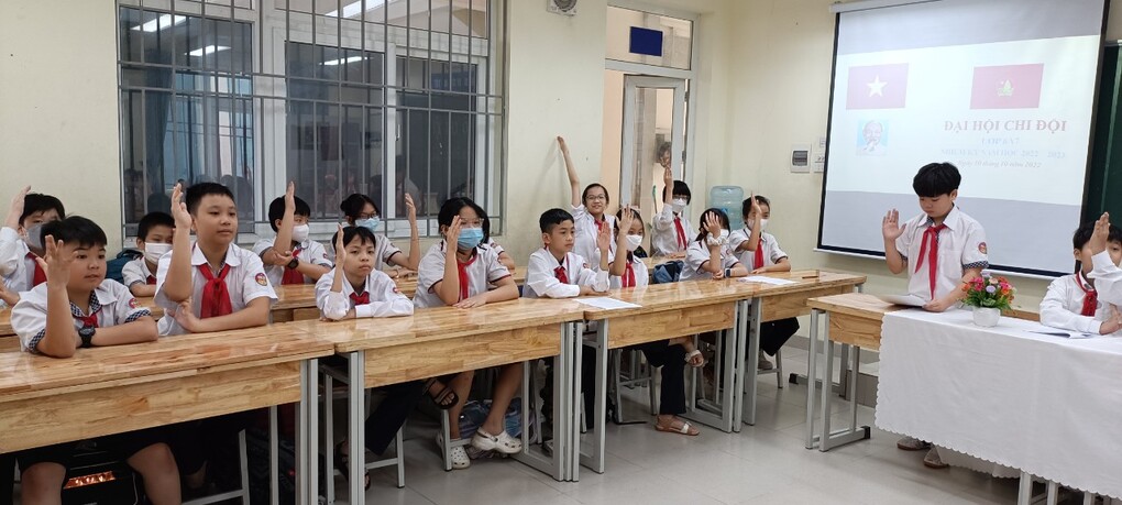 Niềm vui của đội viên 6A7 trong Đại hội Chi đội