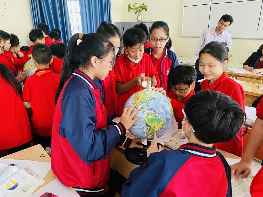 Tổ Tự Nhiên 2 hưởng ứng phong trào thi đua Hội giảng chào mừng ngày Nhà giáo Việt Nam 20/11