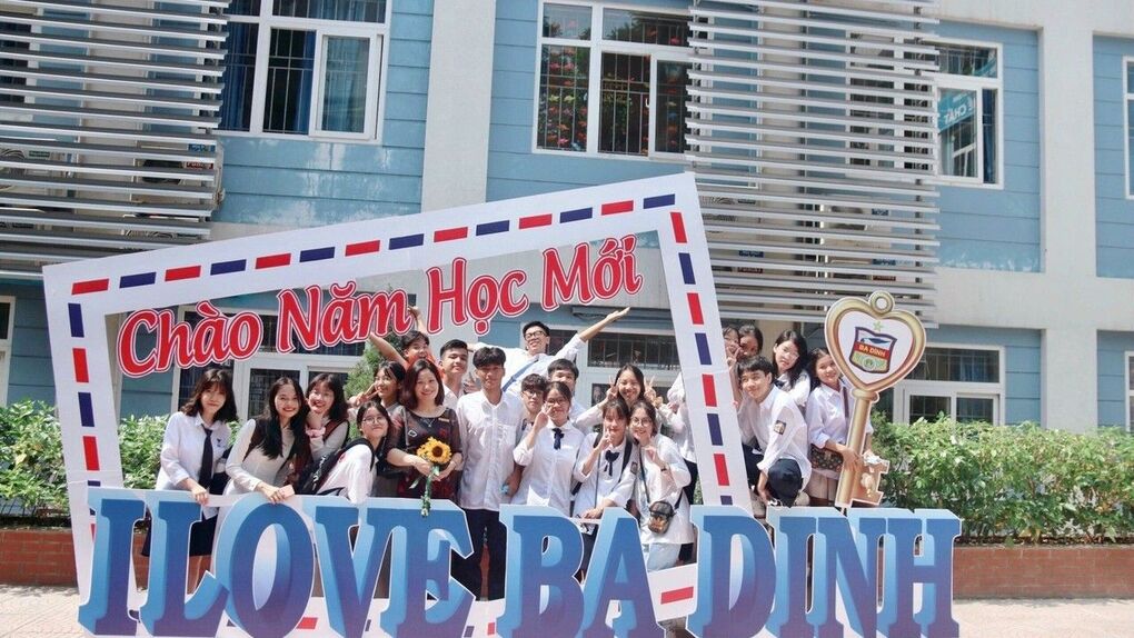 Người thầy truyền dạy kiến thức và mãi cứ yêu nghề