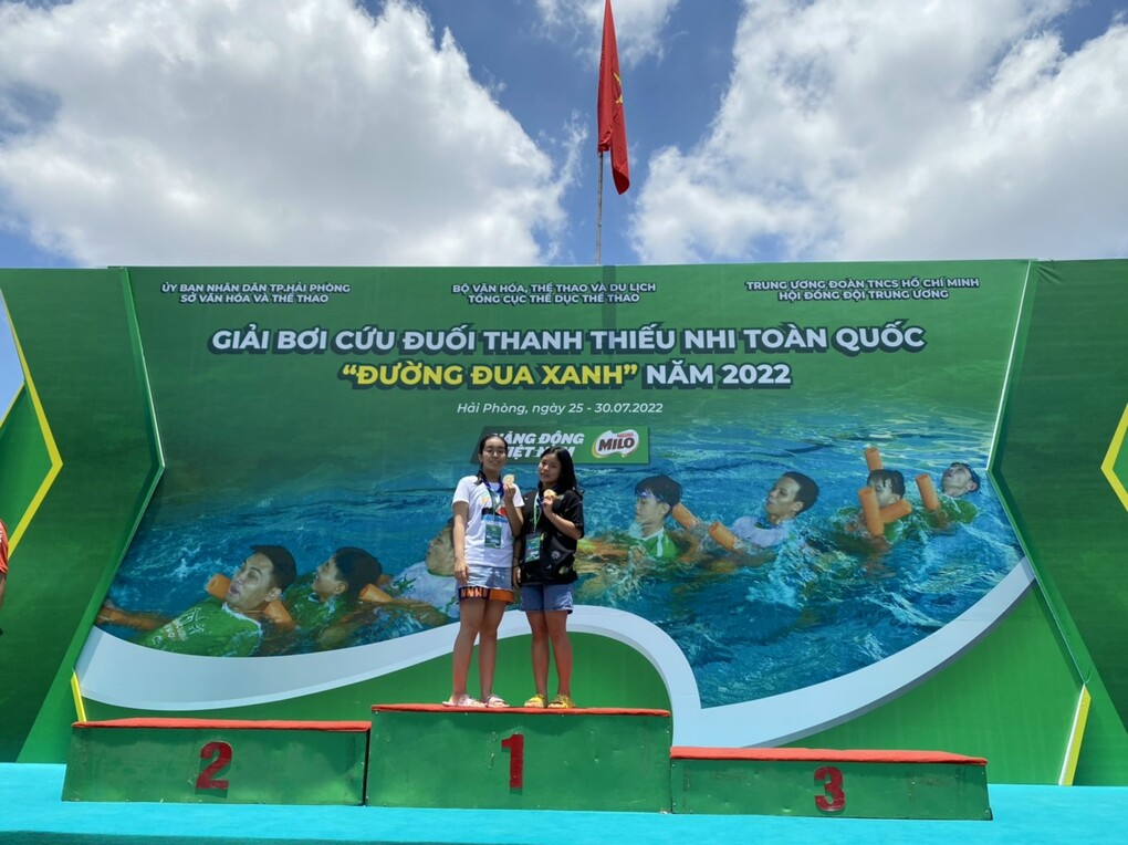 Cô học trò nhỏ của trường THCS Ba Đình tiếp tục giành nhiều Huy chương tại Giải bơi cứu đuối thanh thiếu nhi Toàn quốc “Đường đua xanh” năm 2022