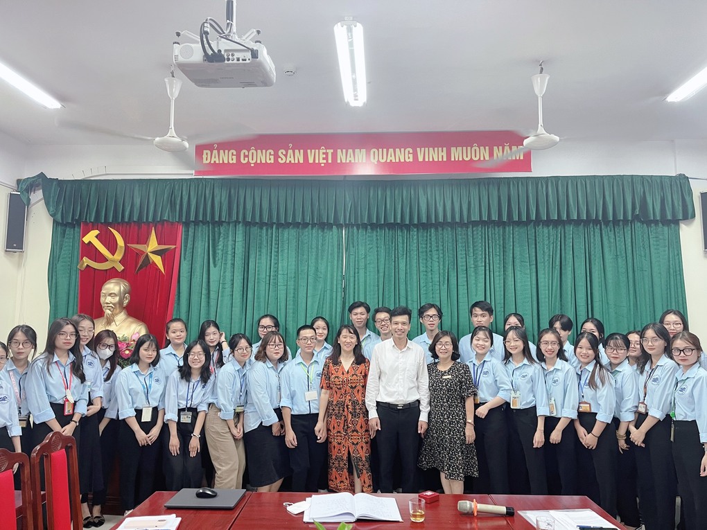 Trường THCS Ba Đình triển khai nhiệm vụ đầu năm và đón đoàn thực tập sư phạm của trường Đại học Thủ đô