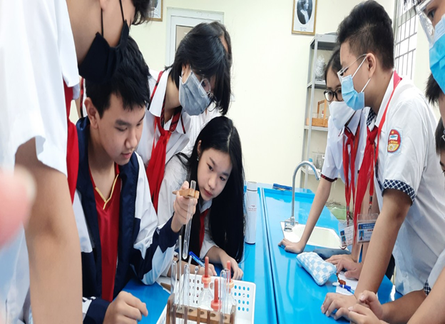 Tạo hứng thú cho học sinh qua giờ thực hành Hóa học