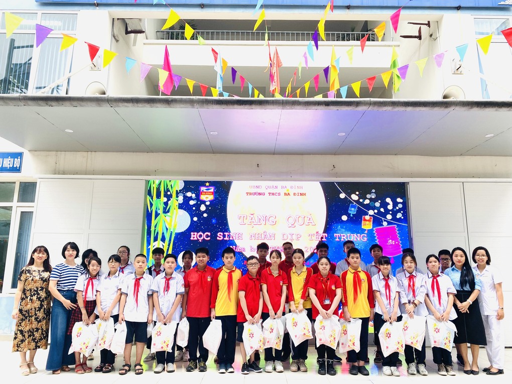 Mùa trăng thêm vẹn tròn