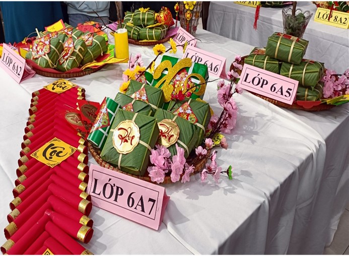 Bánh chưng xanh gói trọn niềm vui trẻ nhỏ