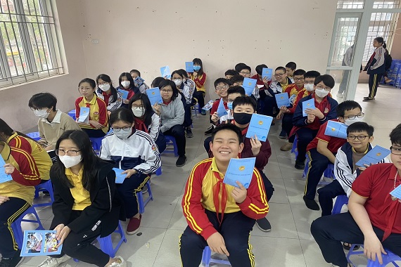 Trường THCS Ba Đình phối hợp với TTYT quận tổ chức khám sức khỏe định kỳ cho học sinh toàn trường