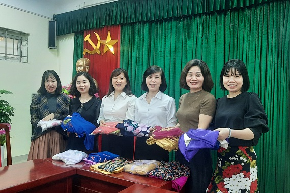 Hưởng ứng chương trình “Tặng áo dài, trao gửi yêu thương, giữ gìn nét đẹp truyền thông”