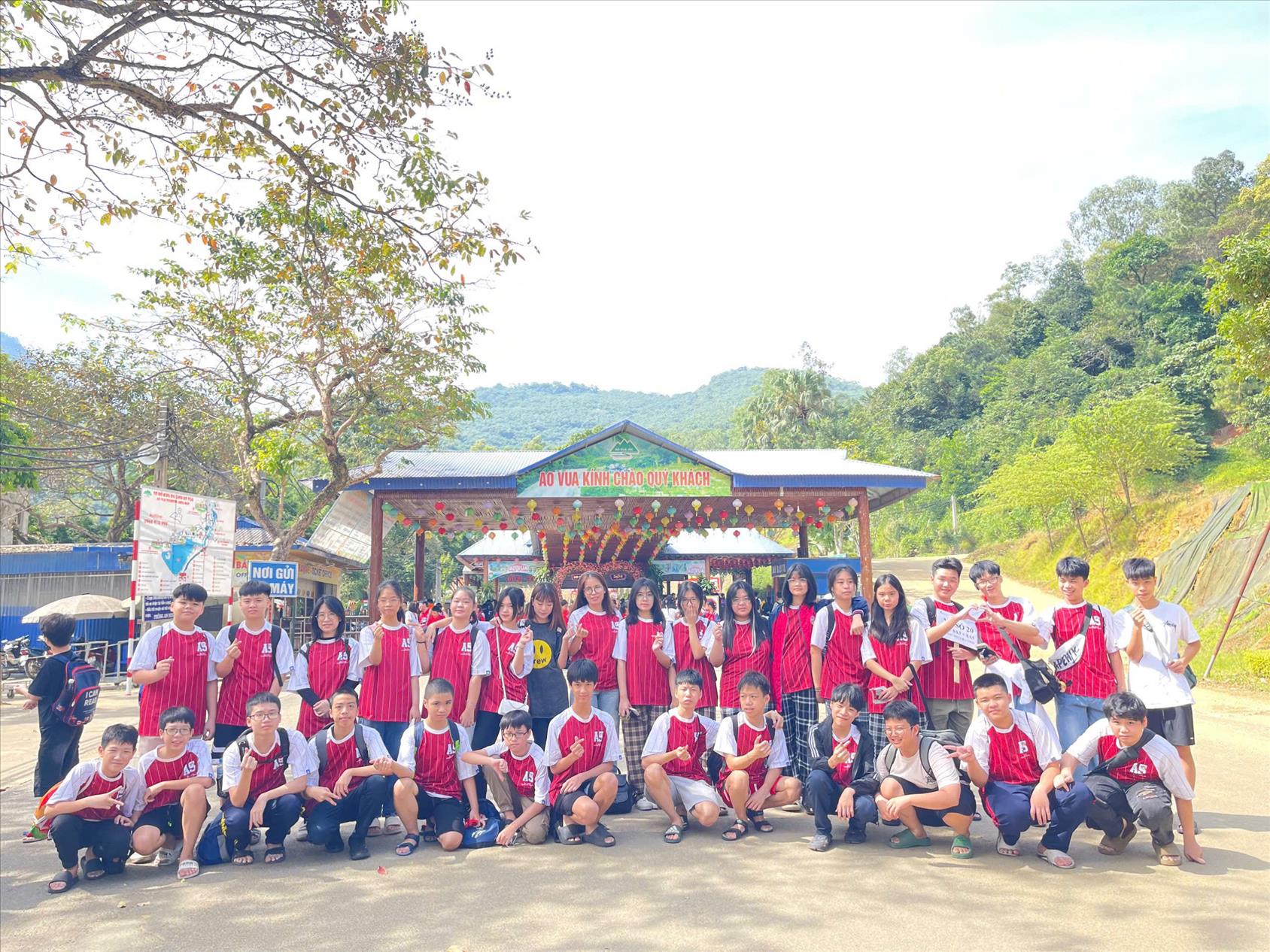 Chuyến đi đầy thú vị và ý nghĩa cùng lớp 8A5