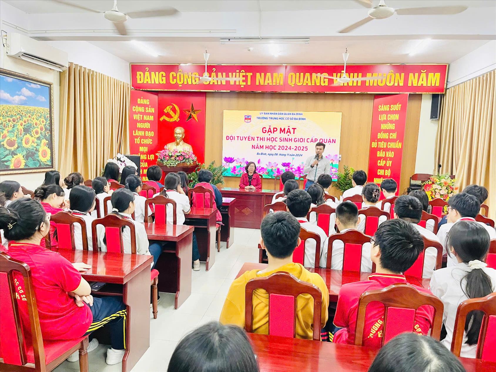 Trường THCS Ba Đình tổ chức gặp mặt đội tuyển thi học sinh giỏi cấp Quận