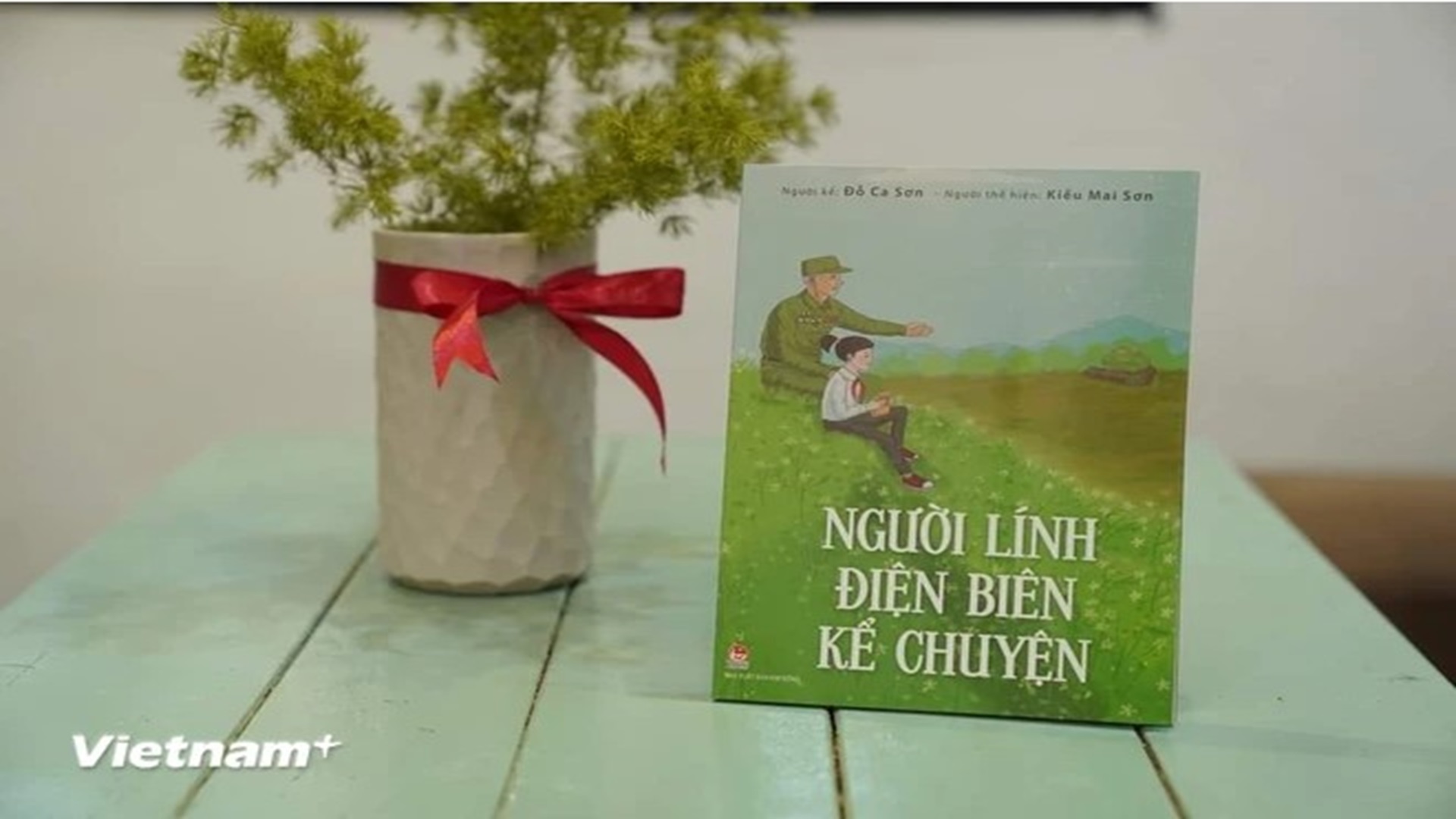 Giới thiệu sách tháng 12 - Cuốn sách "Người lính Điện Biên kể chuyện"