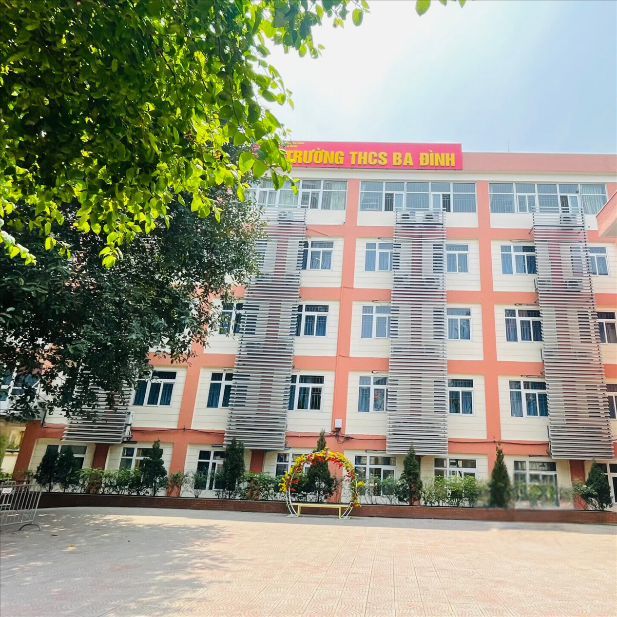 Giới thiệu lịch sử xây dựng và phát triển của trường THCS Ba Đình