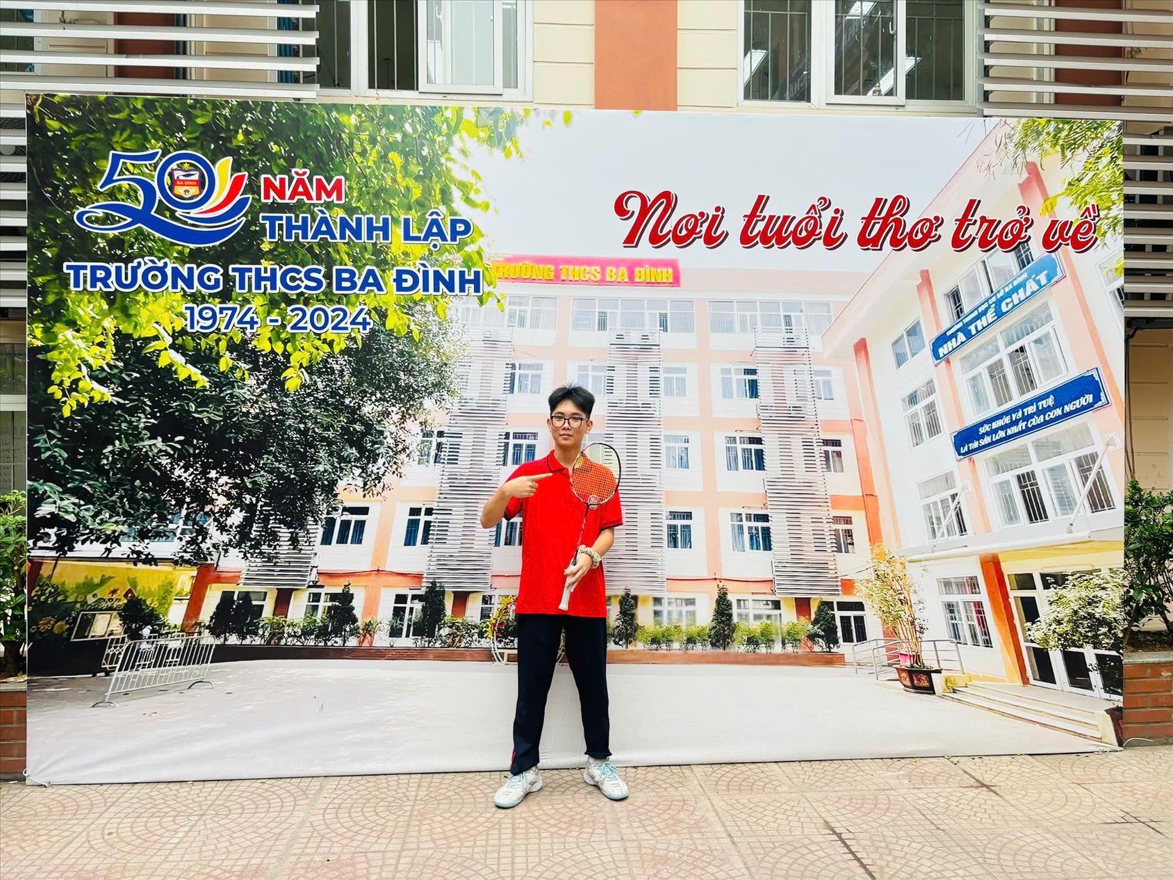 Trương Anh Đức - tay vợt cừ khôi của tập thể 8A2!