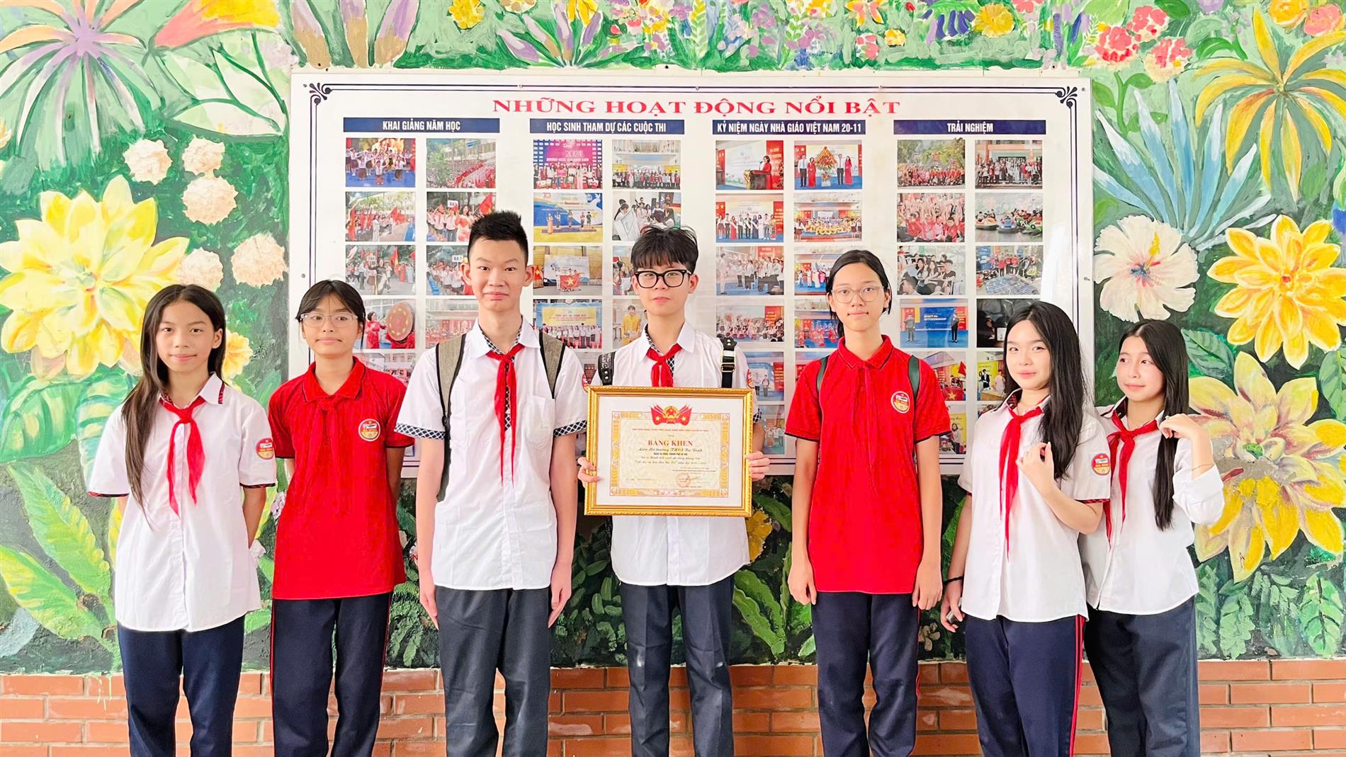 Liên đội trường THCS Ba Đình vinh dự nhận bằng khen với thành tích xuất sắc trong phong trào “Viết, đọc và làm theo báo Đội”