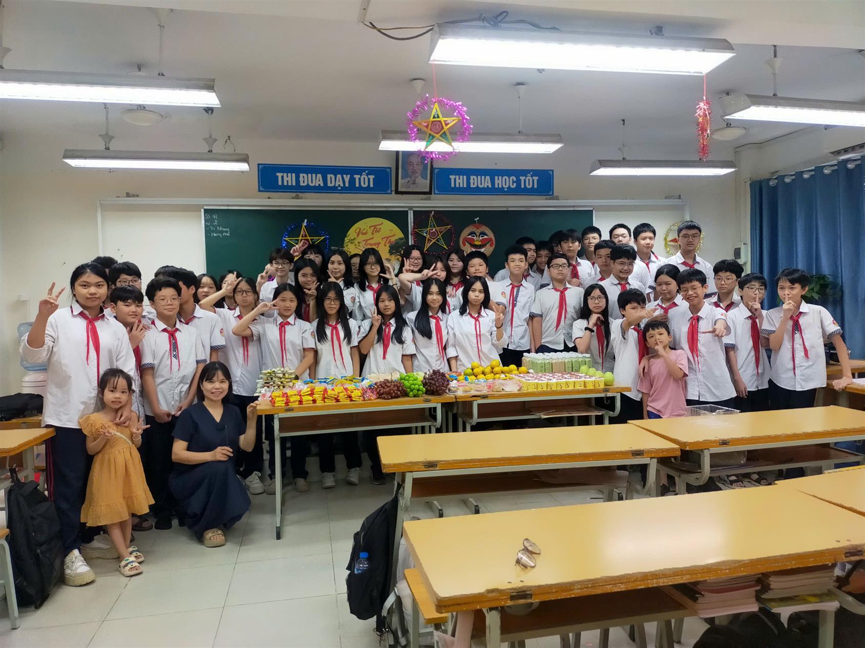 Vui Trung thu - Kết yêu thương cùng tập thể lớp 8A6!