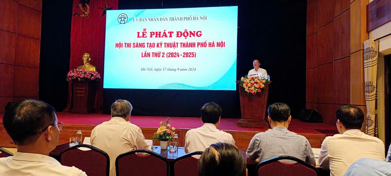 Giải Nhì Hội thi Sáng tạo Kỹ thuật Thành phố Hà Nội lần thứ II, năm 2024-2025 đã “gọi tên” các cô giáo của Trường THCS Ba Đình, Ngọc Hà, Hà Nội