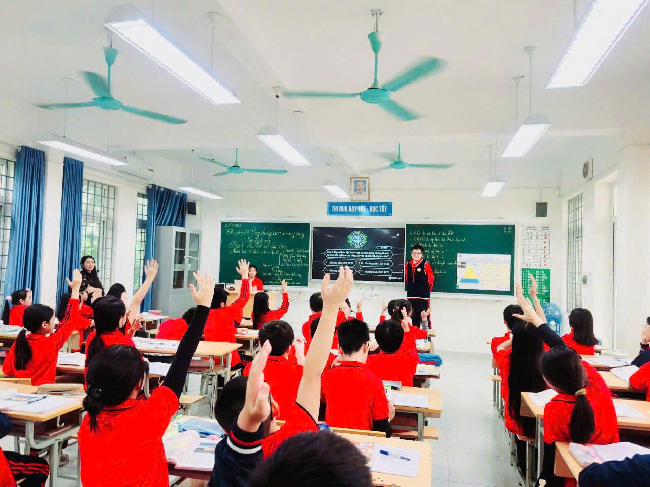 Đổi mới phương pháp dạy học qua tiết chuyên đề “Ứng dụng công nghệ thông tin trong giảng dạy môn Lịch sử 6” tại Trường THCS Ba Đình