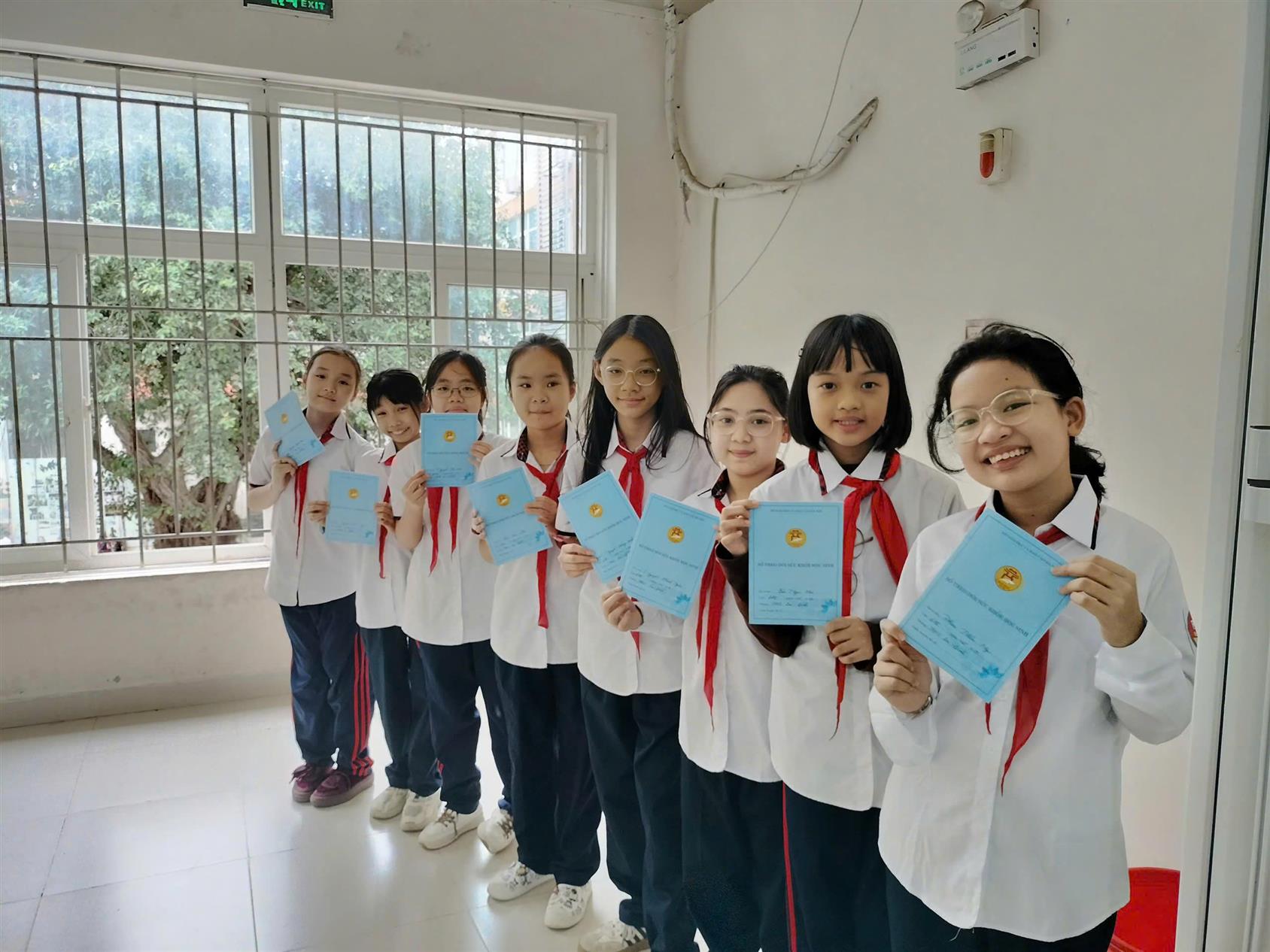 Trường THCS Ba Đình tổ chức khám sức khỏe định kỳ cho học sinh toàn trường