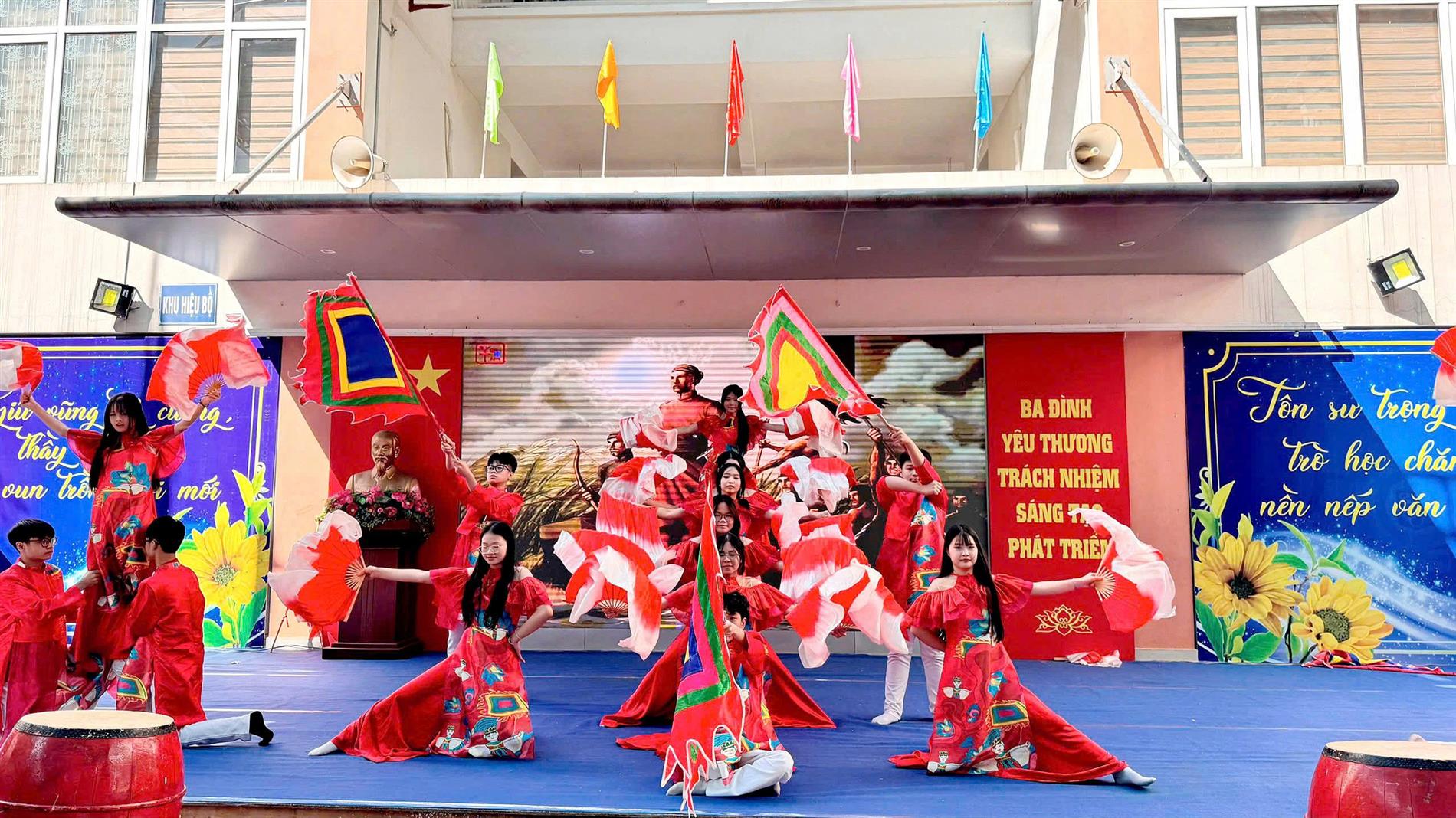 Sắc màu tri ân - Tỏa sáng tài năng học sinh THCS Ba Đình