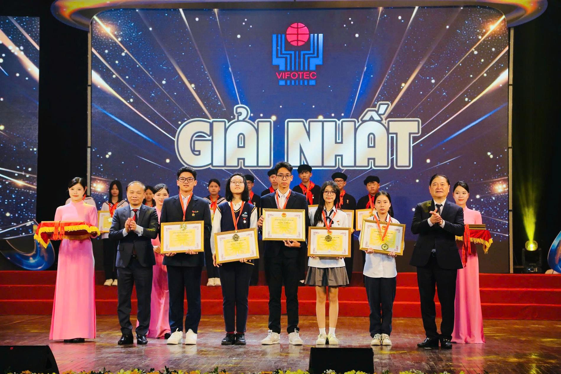 Học sinh THCS Ba Đình, phường Ngọc Hà, Thành phố Hà Nội tỏa sáng tại Cuộc thi Sáng tạo Thanh thiếu niên Nhi đồng toàn quốc năm 2025