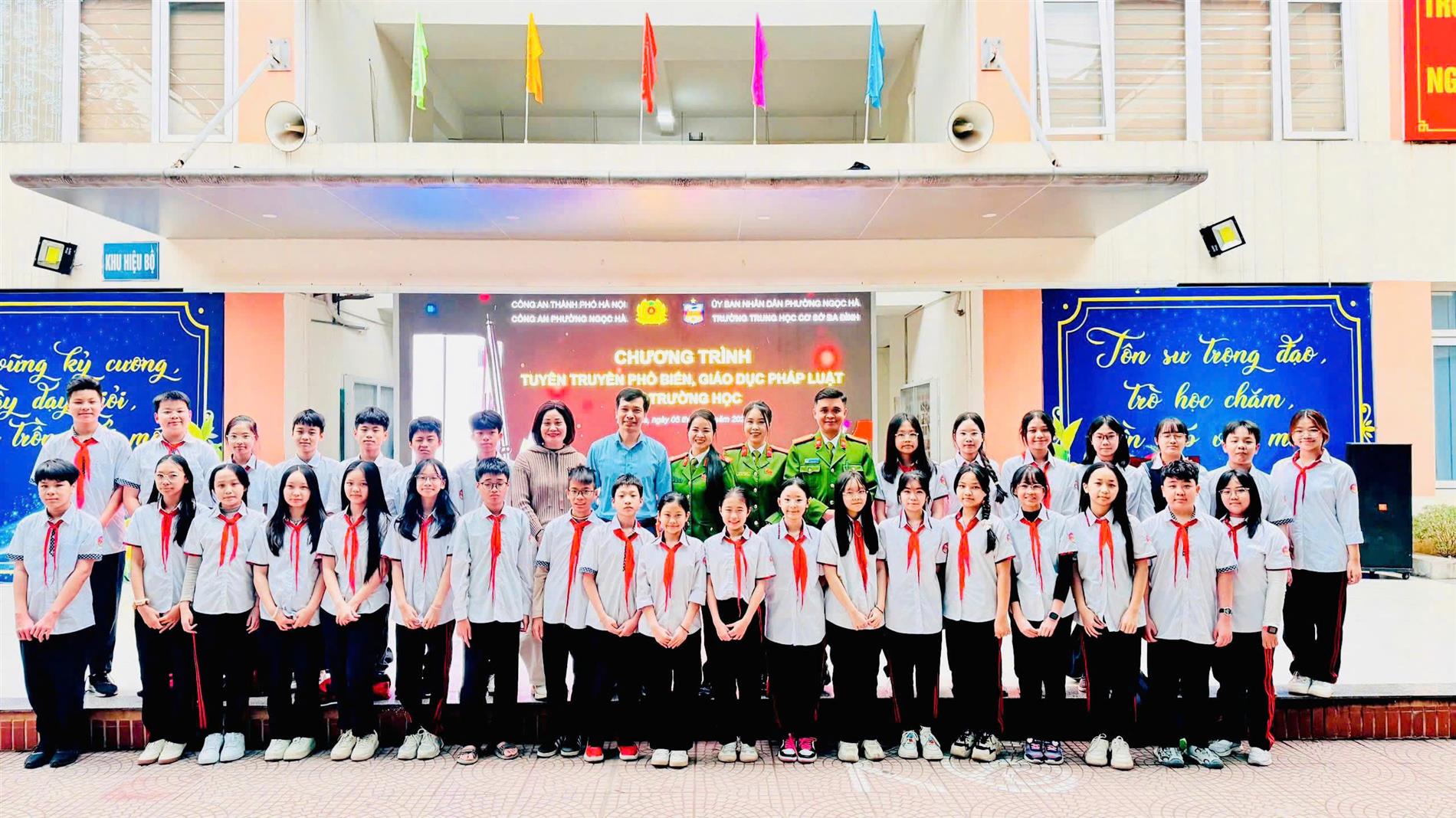 Học sinh THCS Ba Đình được trang bị kỹ năng qua Chương trình tuyên truyền, phổ biến giáo dục pháp luật tại trường học