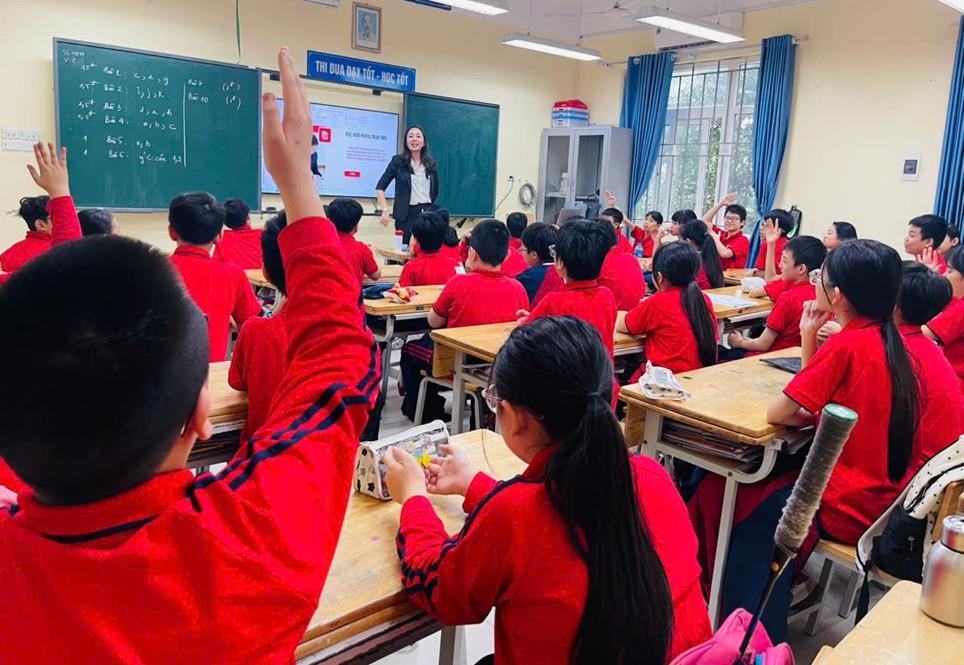 Lớp 6A8 nói “không’’ với thuốc lá điện tử