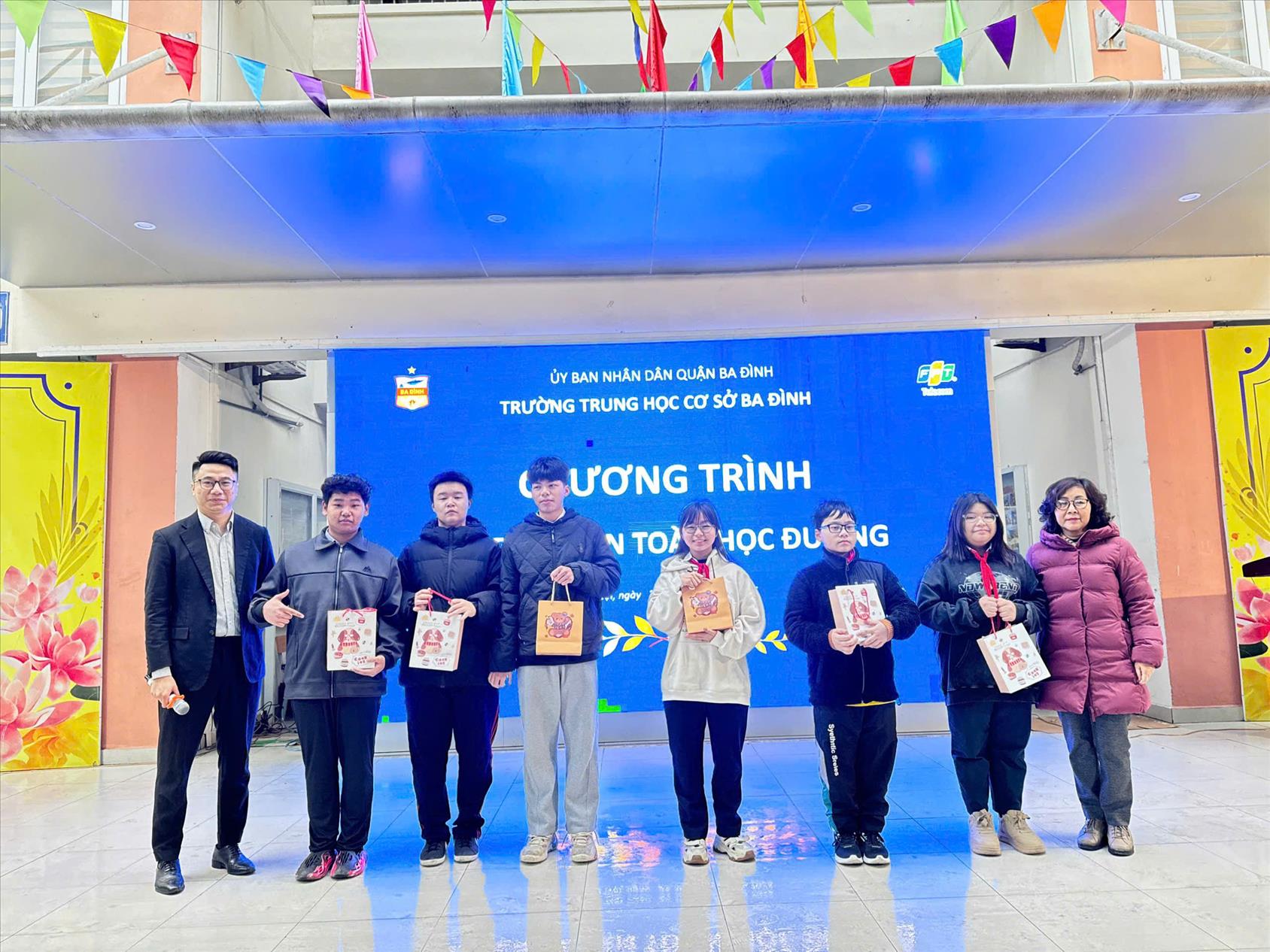 Trang bị kiến thức an toàn Internet cho học sinh