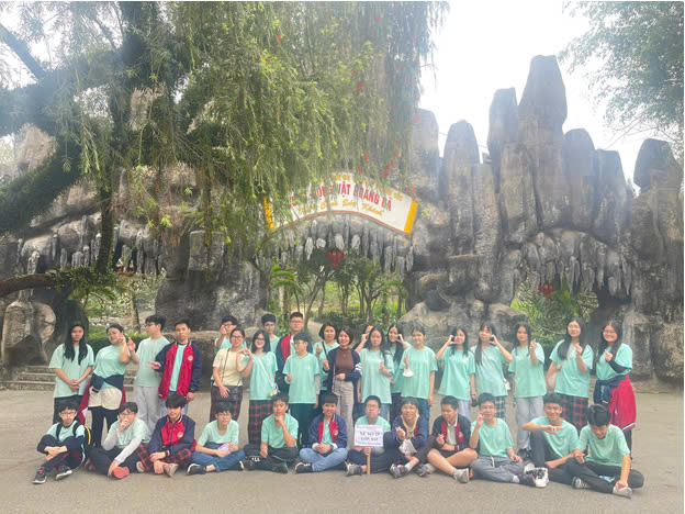 Chuyến đi tham quan đầy mới mẻ và thú vị của tập thể lớp 8A9