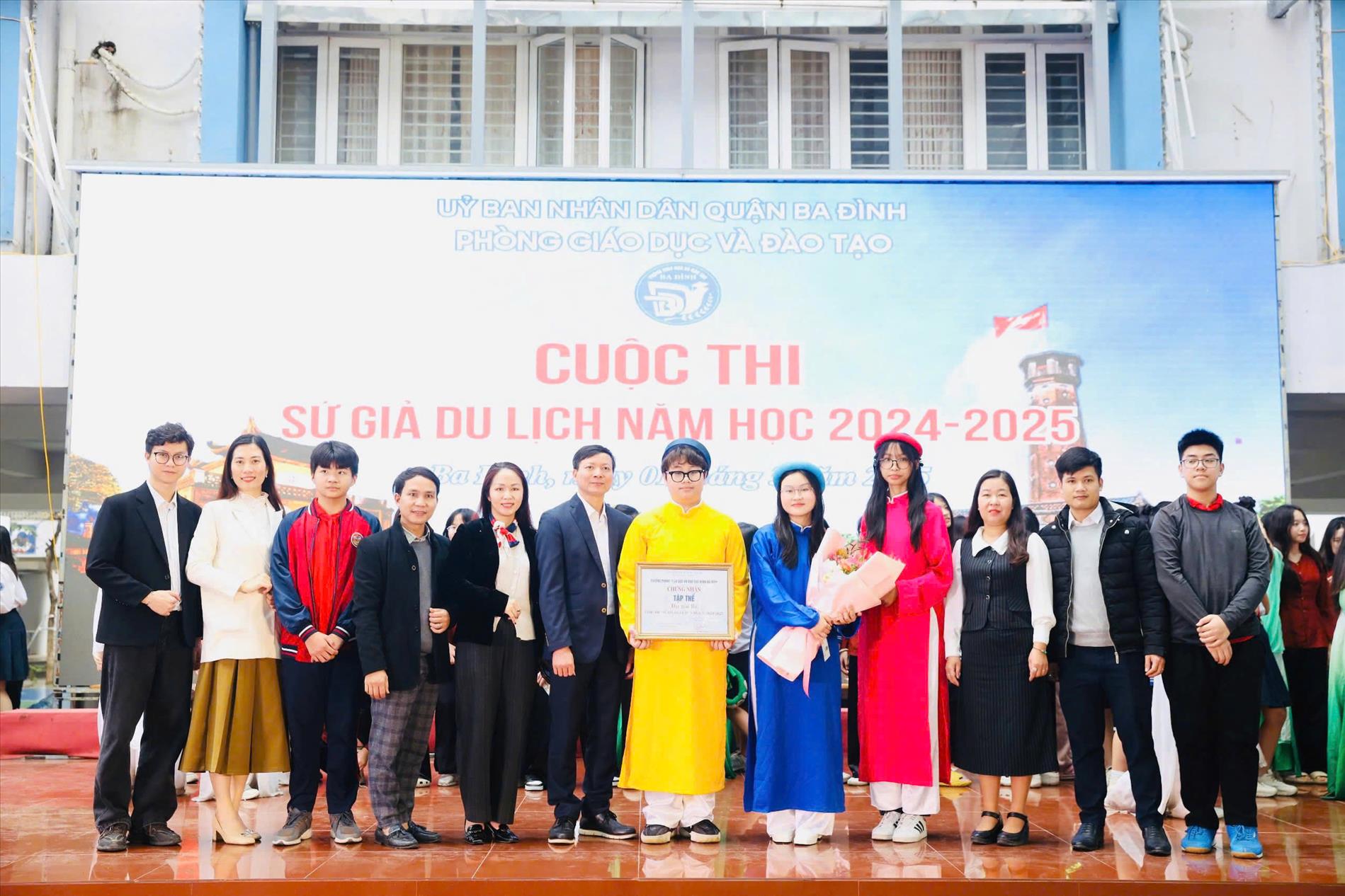 Học sinh trường THCS Ba Đình phát huy những giá trị văn hóa truyền thống của dân tộc tại Cuộc thi “Sứ giả du lịch” năm học 2024-2025