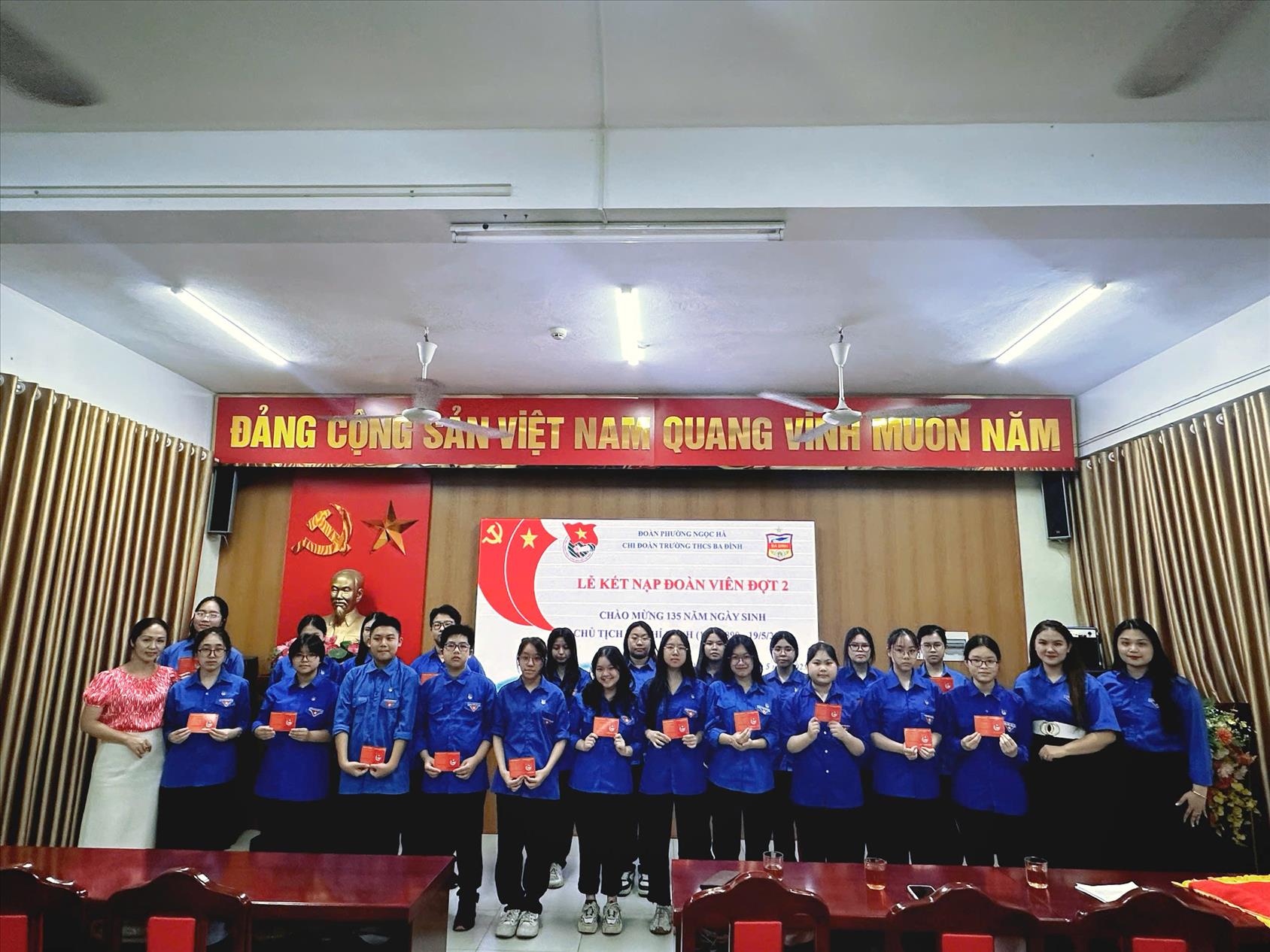 Niềm tự hào và hạnh phúc của các bạn đội viên tiêu biểu khối 9