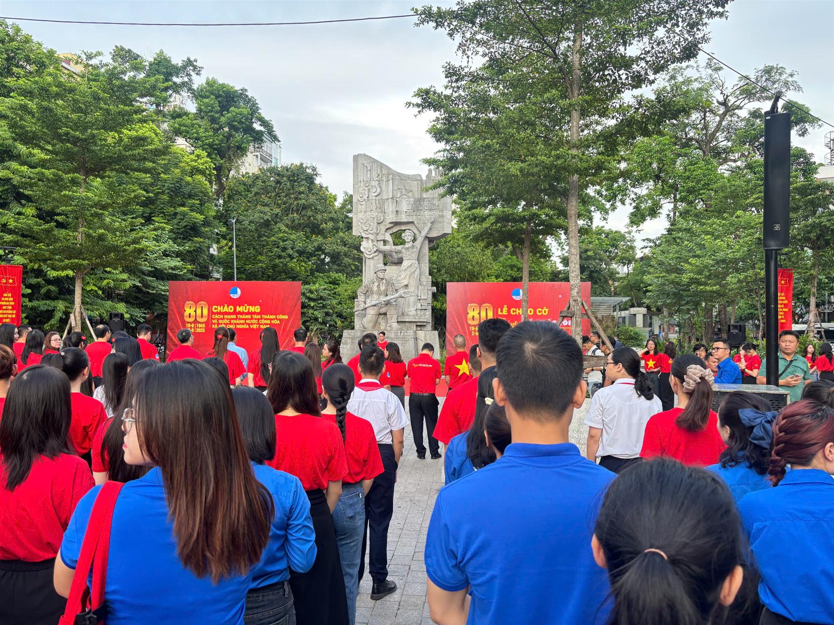 Khắc ghi niềm tự hào dân tộc qua lễ chào cờ “Tôi yêu Tổ quốc tôi”