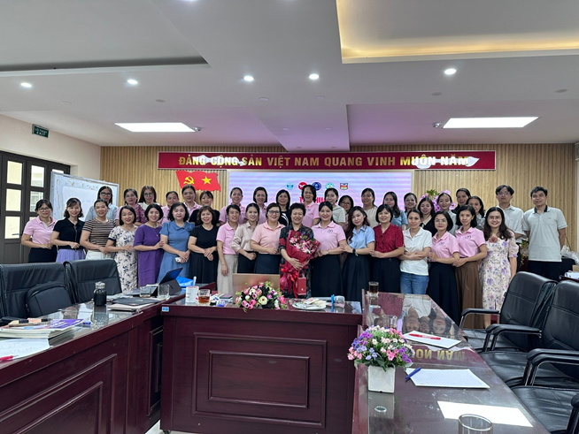 Giáo viên Toán trường THCS Ba Đình tham gia buổi tập huấn đầy ý nghĩa trước thềm năm học mới