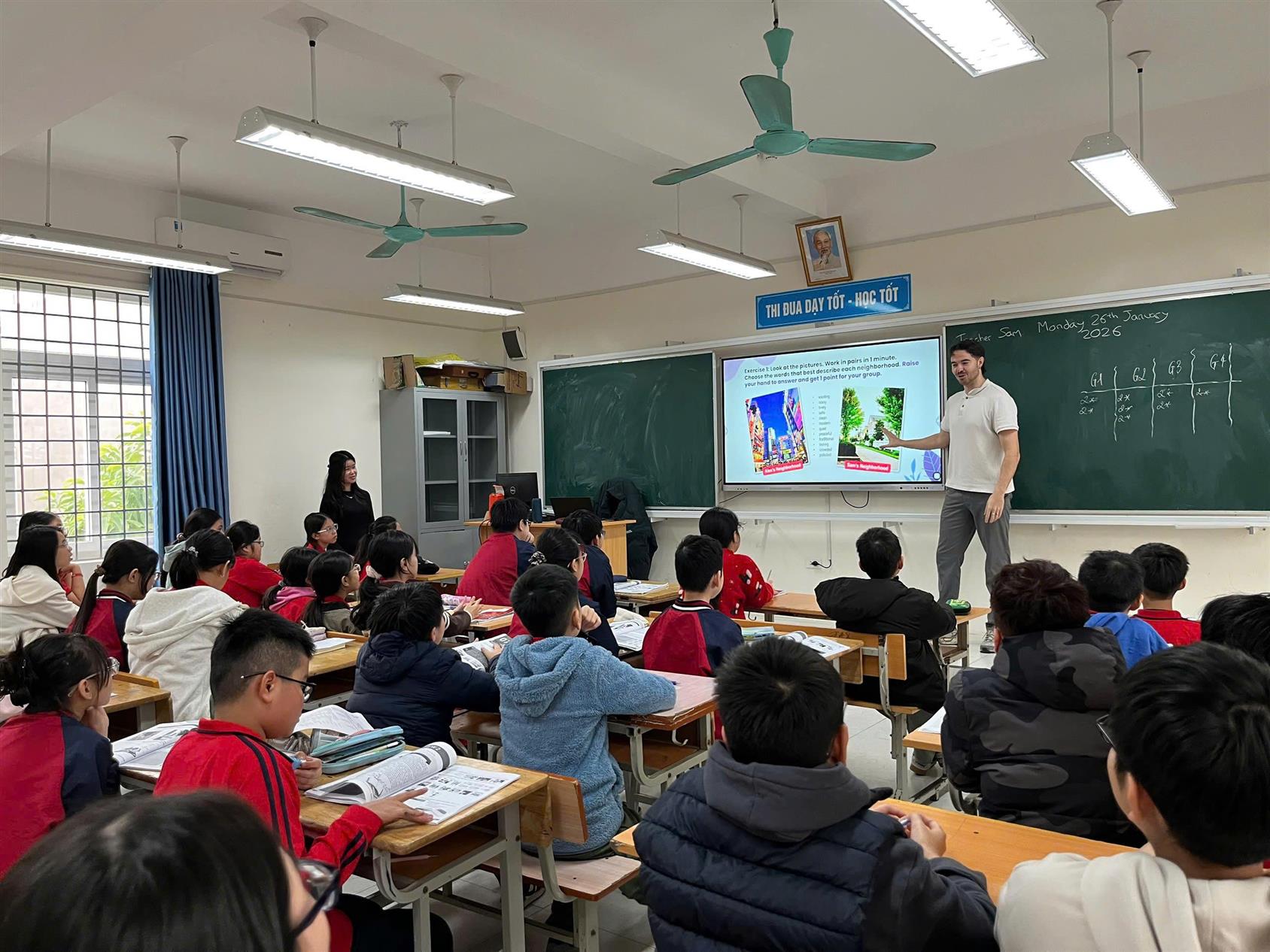 Nâng cao chất lượng dạy và học bộ môn Tiếng Anh thông qua hoạt động dự giờ, trao đổi chuyên môn cùng với chuyên gia và giáo viên người nước ngoài