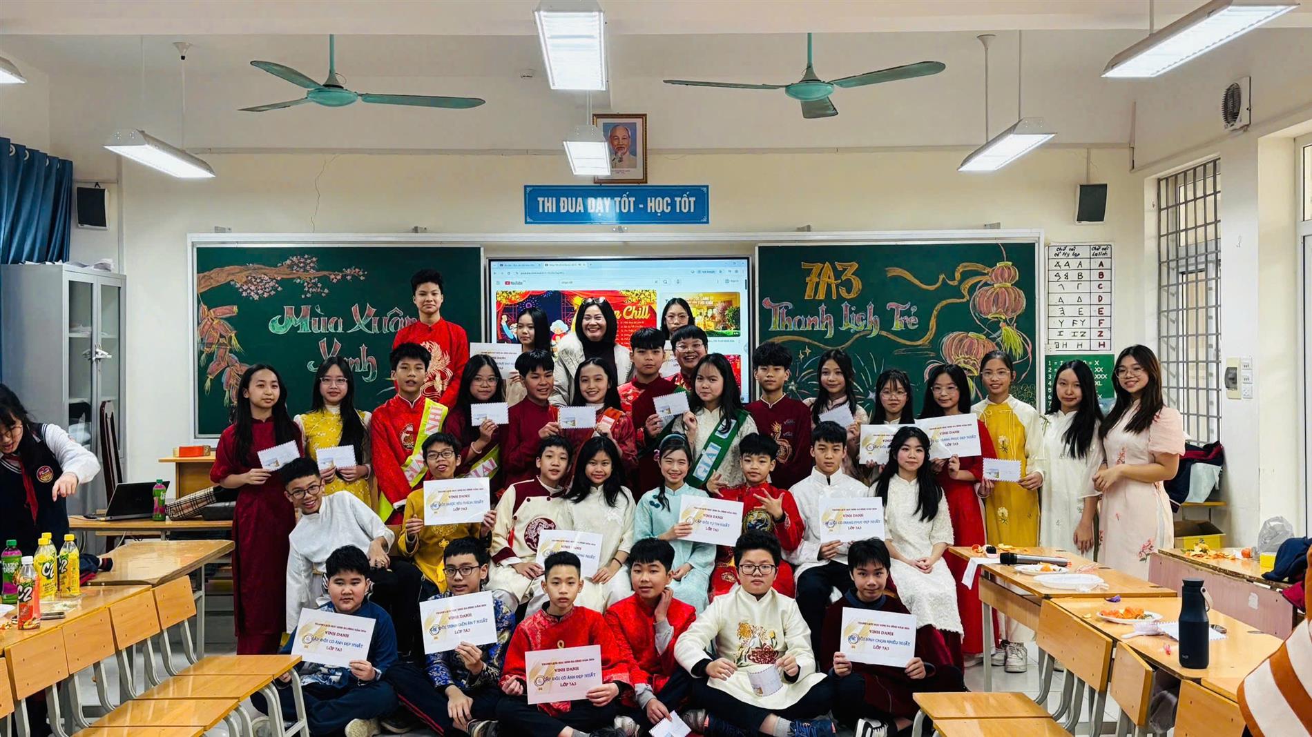 Mùa xuân xanh - Nét đẹp thanh lịch của tuổi học trò lớp 7A3