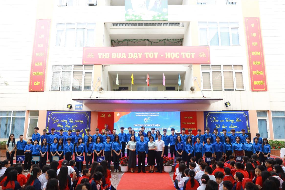 Tuổi trẻ trường THCS Ba Đình vững bước dưới cờ Đoàn - Tự hào kỷ niệm 95 năm Ngày thành lập Đoàn TNCS Hồ Chí Minh