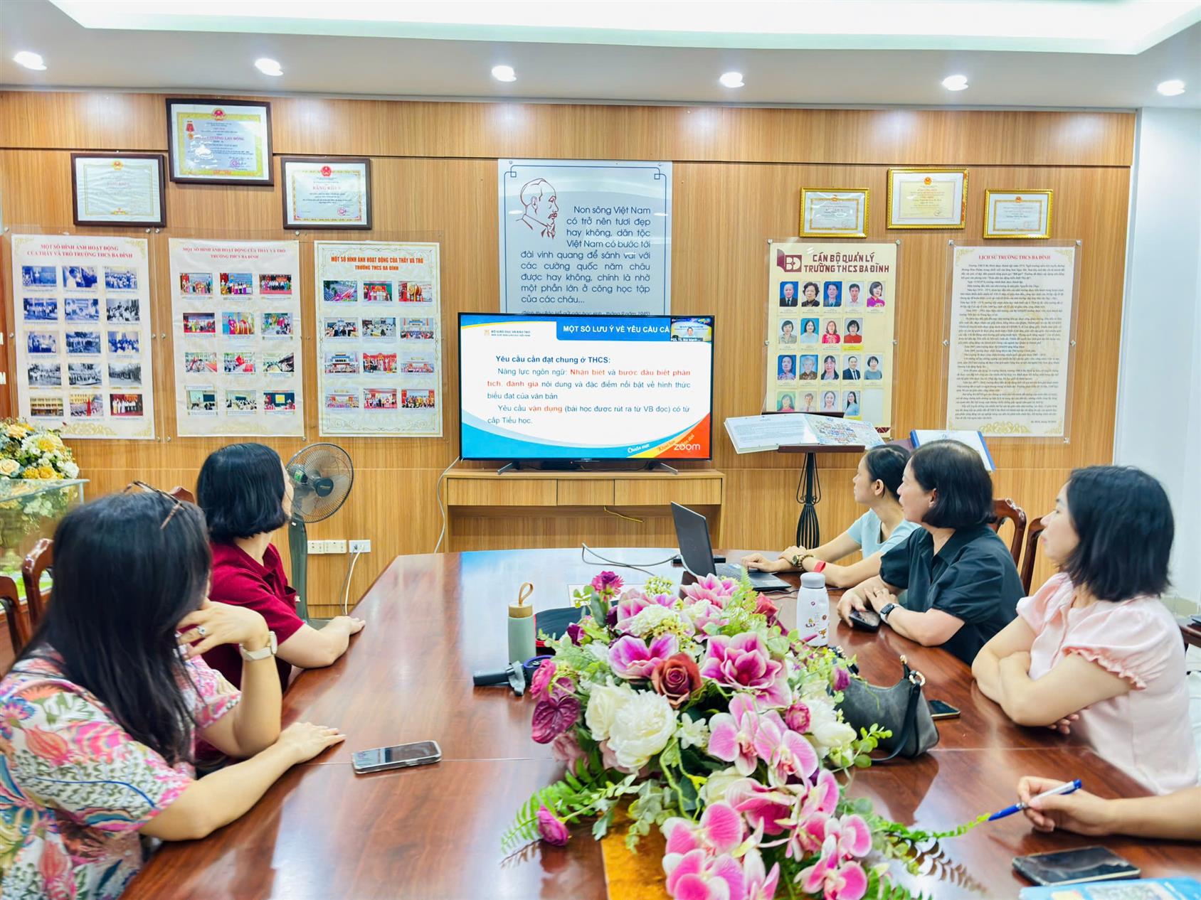 Tổ Xã hội tham gia tập huấn sử dụng sách giáo khoa Ngữ văn 6 bộ sách Kết nối tri thức với cuộc sống năm học 2026–2027