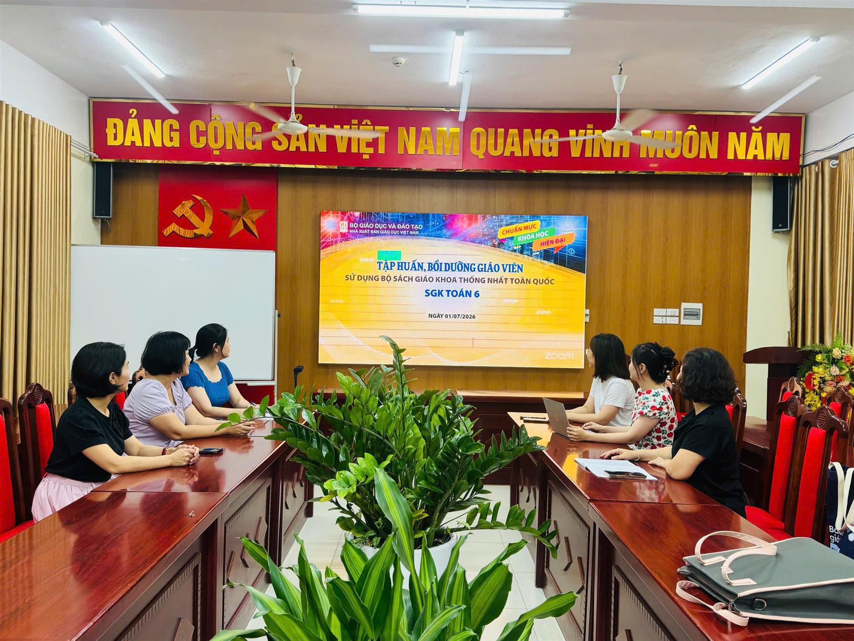 Giáo viên Toán 6 trường THCS Ba Đình chủ động tiếp cận sách giáo khoa mới, sẵn sàng cho năm học 2026–2027