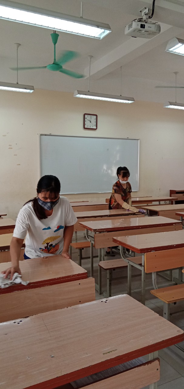 A picture containing indoor, wall, table, ceilingDescription automatically generated