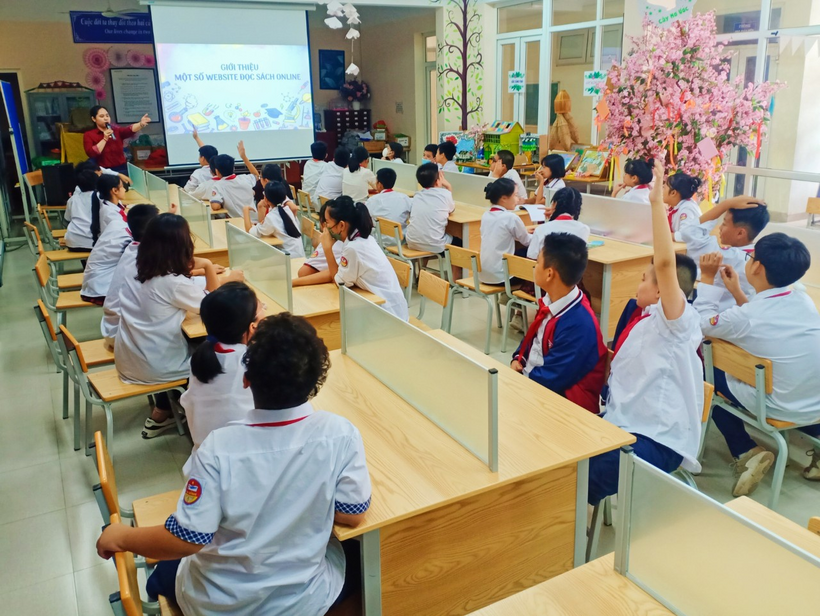 A group of children in a classroomDescription automatically generated with medium confidence