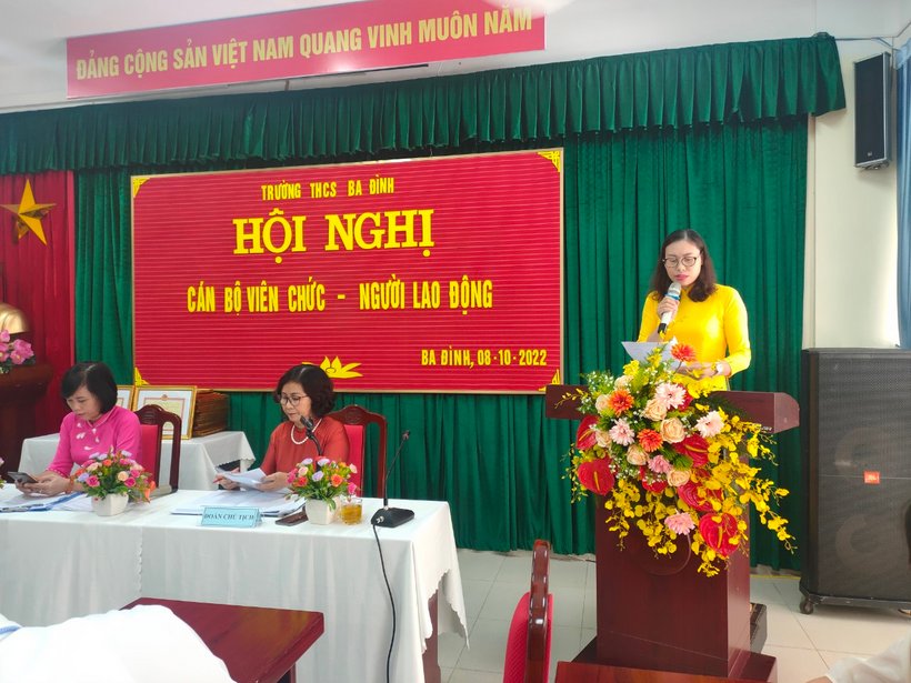 A picture containing text, personDescription automatically generated