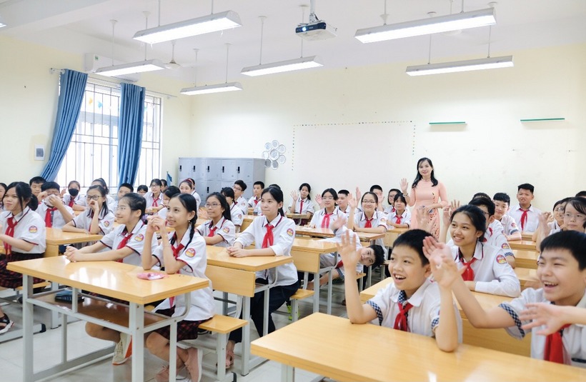 A group of children in a classroomDescription automatically generated with medium confidence