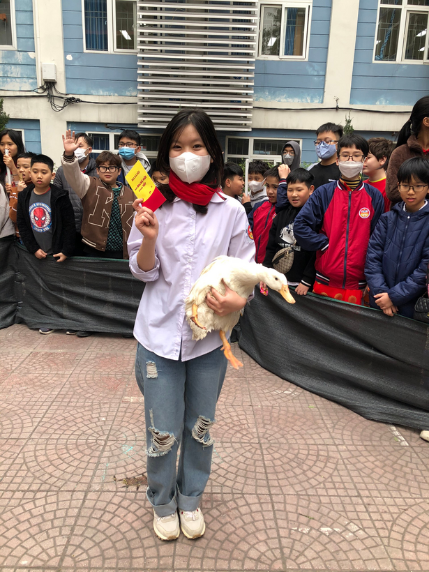 A picture containing person, peopleDescription automatically generated