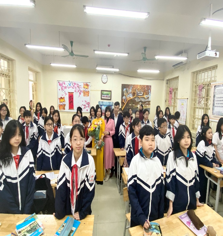 A group of children in a classroomDescription automatically generated with medium confidence