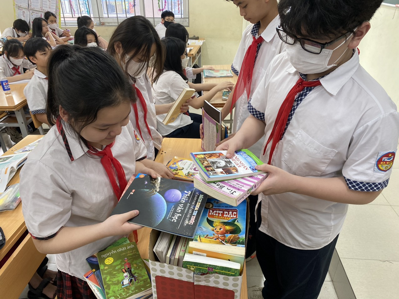 A picture containing text, person, people, groupDescription automatically generated