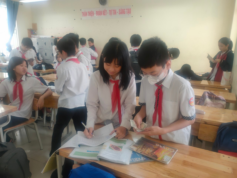 A group of students in a classroomDescription automatically generated with medium confidence